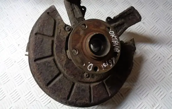Skoda Octavia Mk2 (1Z) Front wheel hub