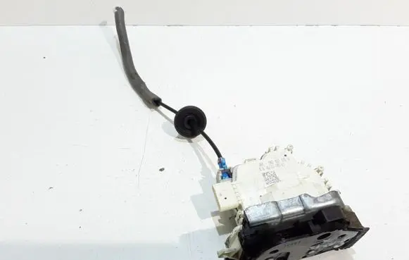 Audi A3 S3 8V Front door lock 8X2837015B