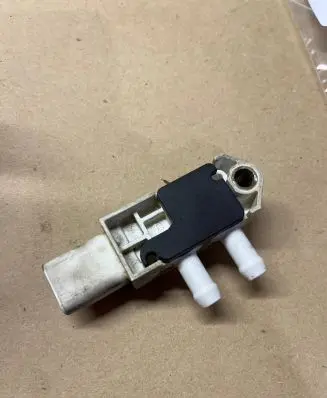 Dacia Duster II Exhaust gas pressure sensor 227701177R 2316