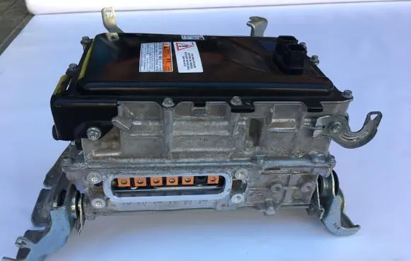 Toyota Prius (XW50) Voltage converter inverter G9200-47350