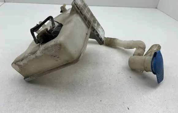 Volkswagen Caddy Windshield washer fluid reservoir/tank 1K0955453Q 1K0955453R 1K0955453S