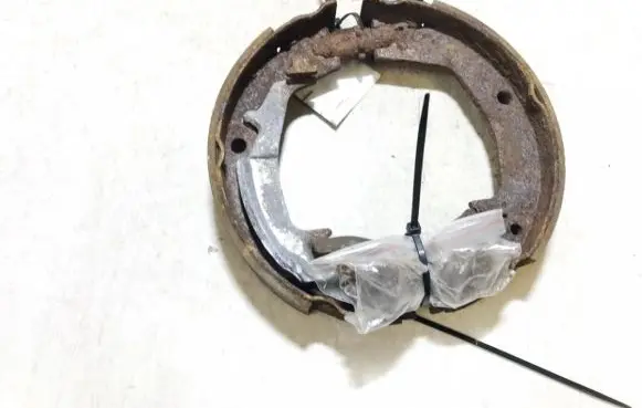 Hyundai Trajet Handbrake/parking brake pads 