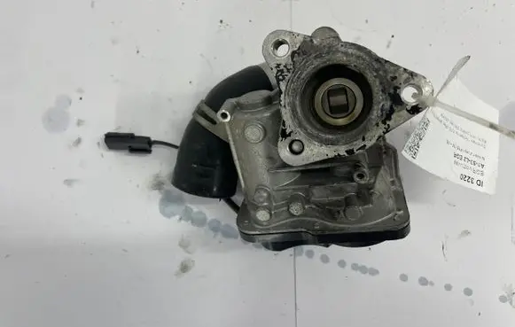 Nissan Juke I F15 EGR valve 147104647R 09R042678