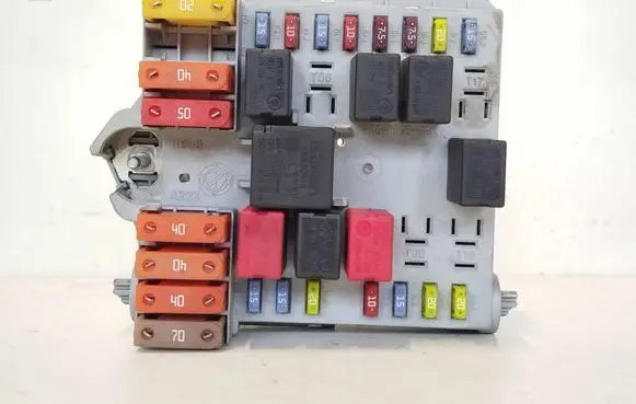 Alfa Romeo 159 Fuse module 0050504455057657 50504455 57657