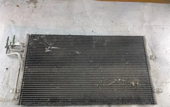 Ford Focus A/C cooling radiator (condenser)