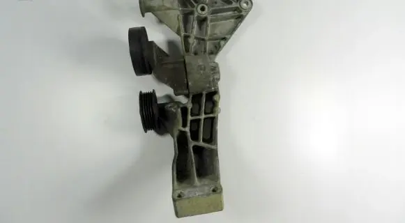 Mercedes-Benz A W168 Generator/alternator bracket A1662020340