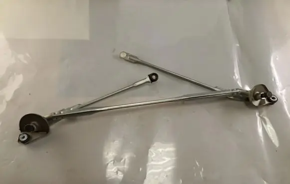 Toyota Land Cruiser (J120) Front wiper linkage 