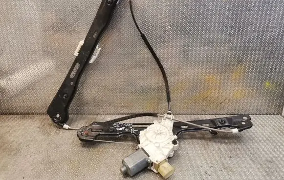 BMW 1 E81 E87 Front door electric window regulator 7067795