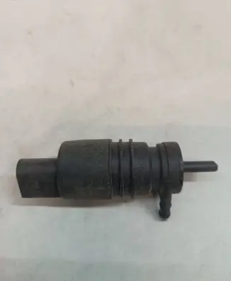 BMW 5 E39 Windscreen/windshield washer pump 8362154