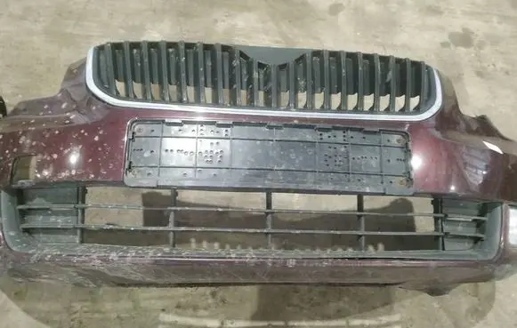 Skoda Superb B6 (3T) Front bumper lower grill 