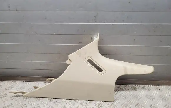 Mercedes-Benz C W204 (D)pillar trim (top) A2046900625