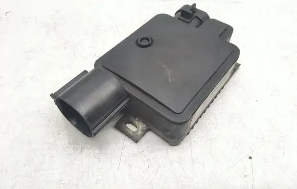 Volvo V40 Coolant fan relay 940009301