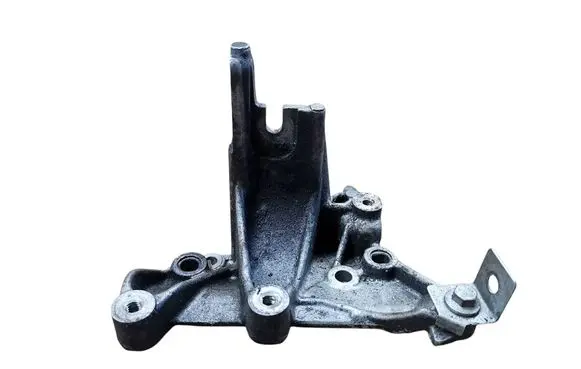 Engine mounting bracket