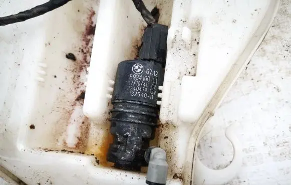 Windscreen/windshield washer pump