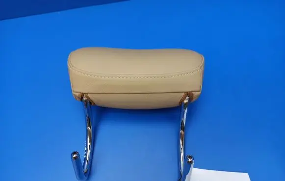 Mercedes-Benz CLS C219 Rear seat headrest 