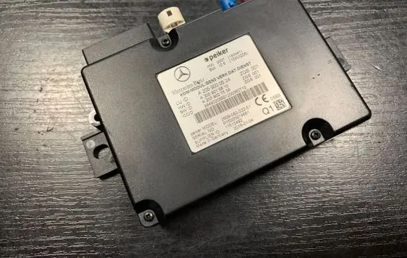 Mercedes-Benz C W205 Bluetooth control unit module A2059000524 A2059016810 A2059027508