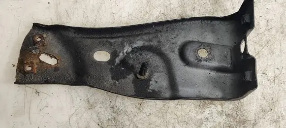 Volkswagen PASSAT B6 Fender mounting bracket 3C0821141 GADA