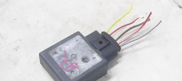 Audi Q3 8U Fuel injection pump control unit/module 5Q0906121F