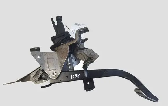 Volvo V40 Clutch pedal 31445329