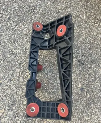 BMW 5 E60 E61 Sway bar bush bracket, front 6761207