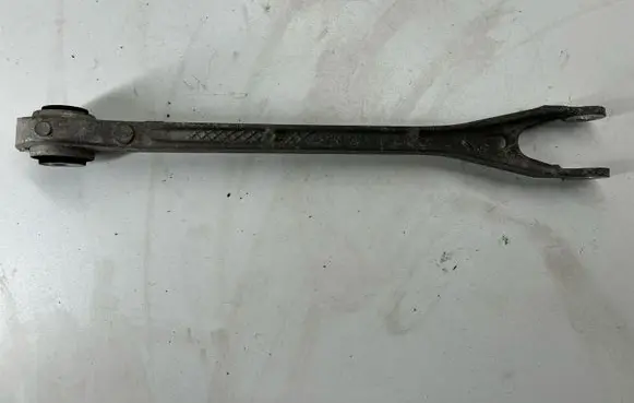 Dodge Challenger Rear control arm 68210633AA