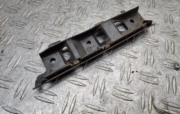 Volkswagen PASSAT B6 Front bumper mounting bracket 3C0807183