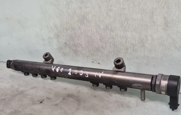 Volvo V60 Fuel main line pipe 30777759