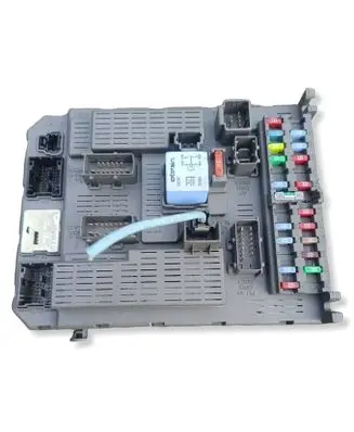 Peugeot 807 Fuse module 1499705080