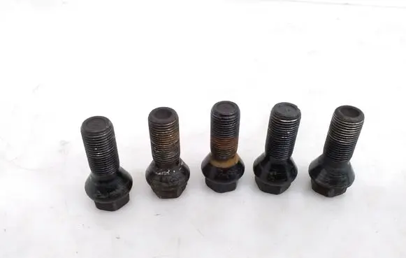 BMW 7 G11 G12 Nuts/bolts 