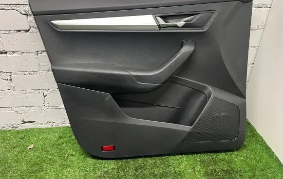 Skoda Karoq Front door card panel trim