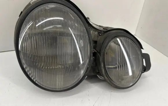 Mercedes-Benz E W210 Headlight/headlamp 144870