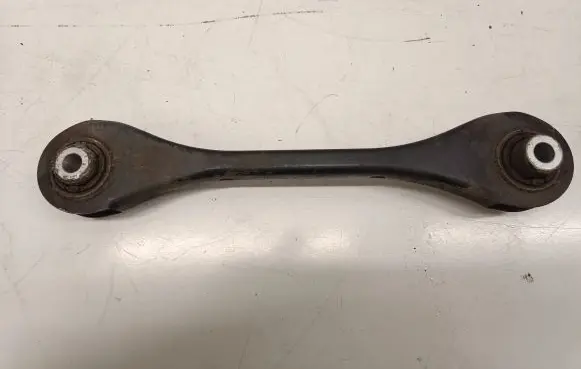 Rear control arm