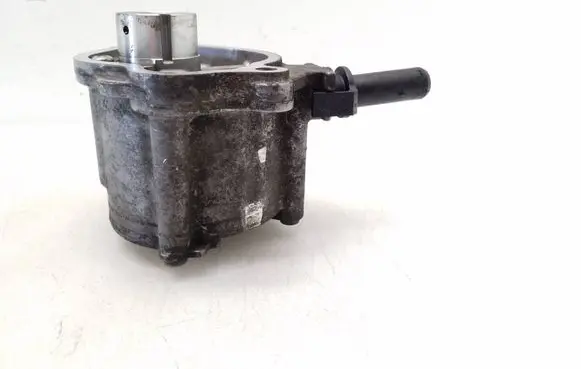 Mercedes-Benz C W204 Vacuum pump A6512300165 GD01497