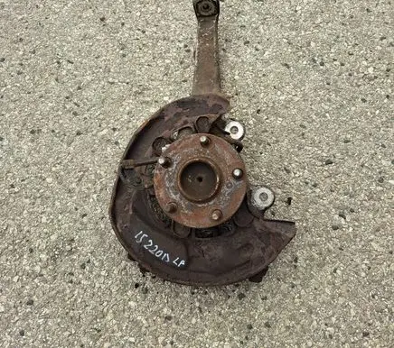 Lexus IS 220D-250-350 Front wheel hub spindle knuckle