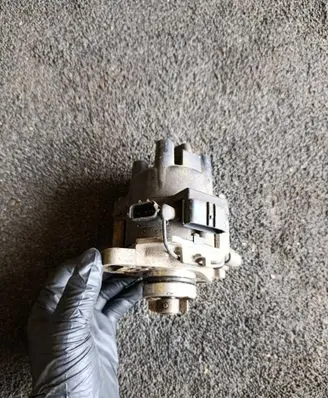 Mazda 323 Spark distributor T2T57371