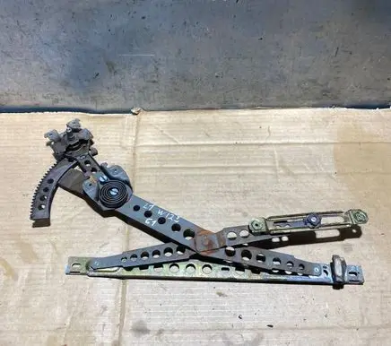 Mercedes-Benz W123 Front door manual window regulator 1237202046
