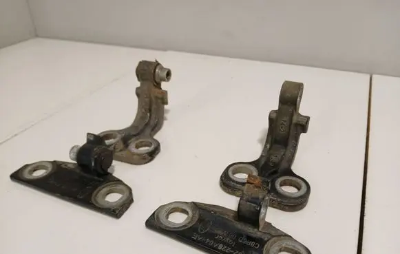 Land Rover Freelander 2 - LR2 Front door lower hinge 6H52228A64AE