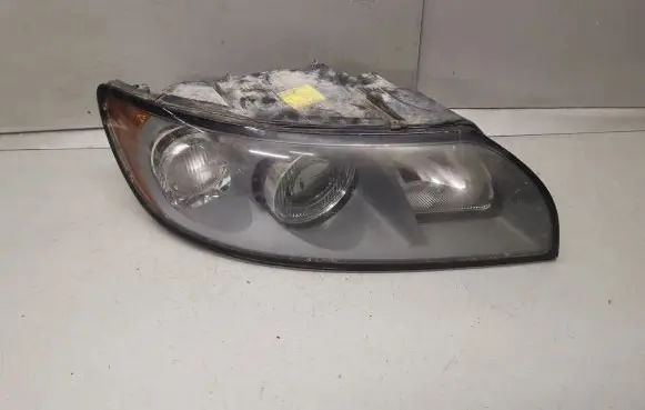 Volvo V50 Headlight/headlamp 30698886 0301198204
