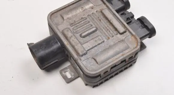 Aston Martin Vantage III Coolant fan relay 940004105