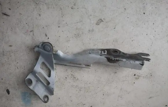 Mazda 6 Engine bonnet/hood hinges