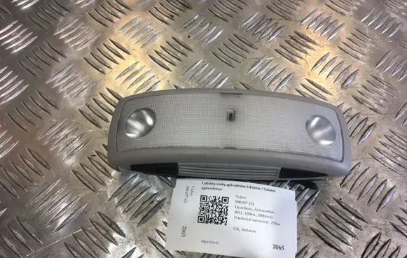 Volvo S80 Rear seat light 31268986
