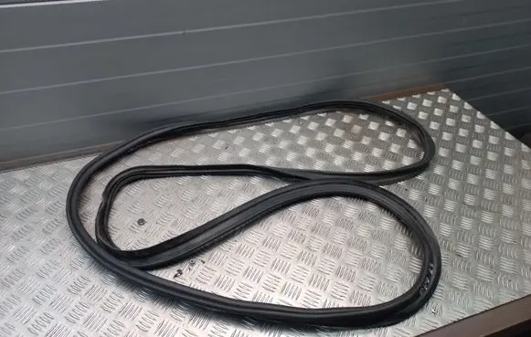 Audi A7 S7 4G Trunk rubber seal (body) 4G8827705B