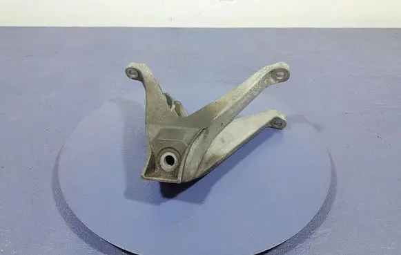 BMW M5 Engine mount vacuum valve 7853647