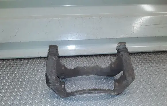 Mitsubishi Colt Front Brake Caliper Pad/Carrier 