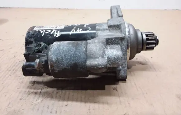 Volkswagen Golf VI Starter motor 02Z911024H