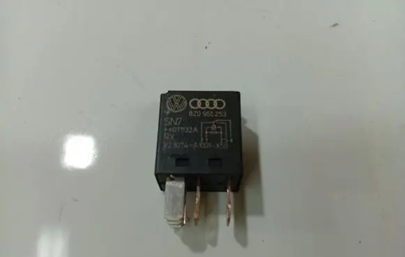 Audi Q7 4L Other relay 8Z0951253