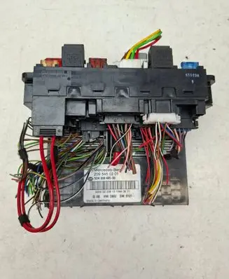 Mercedes-Benz C W203 Fuse module 2095450201 5DK00848500