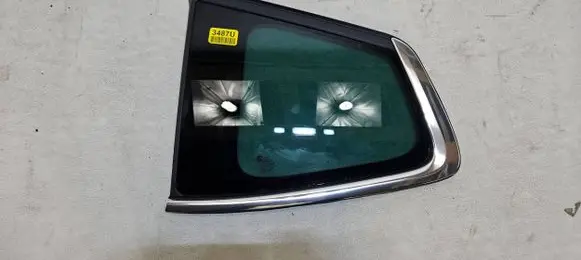 Opel Zafira C Rear vent window glass 39033487