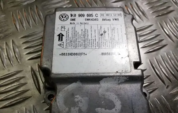 Volkswagen Golf Plus Airbag control unit/module 1K0909605C