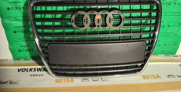 Audi A6 S6 C6 4F Front bumper upper radiator grill 4F0853651AQ DEFECT
